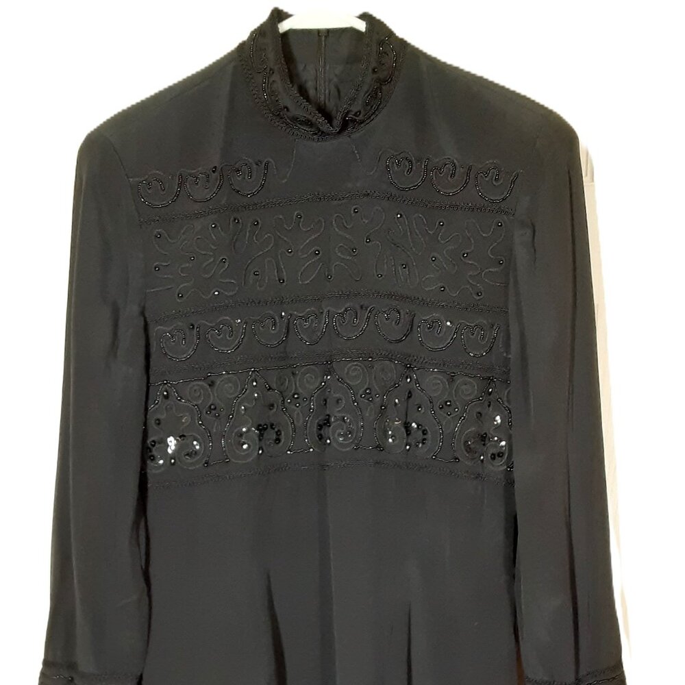Patrick Collection Silk Dress Size 8, Beaded. Shoulder Pads. Lined. Long Sleeve